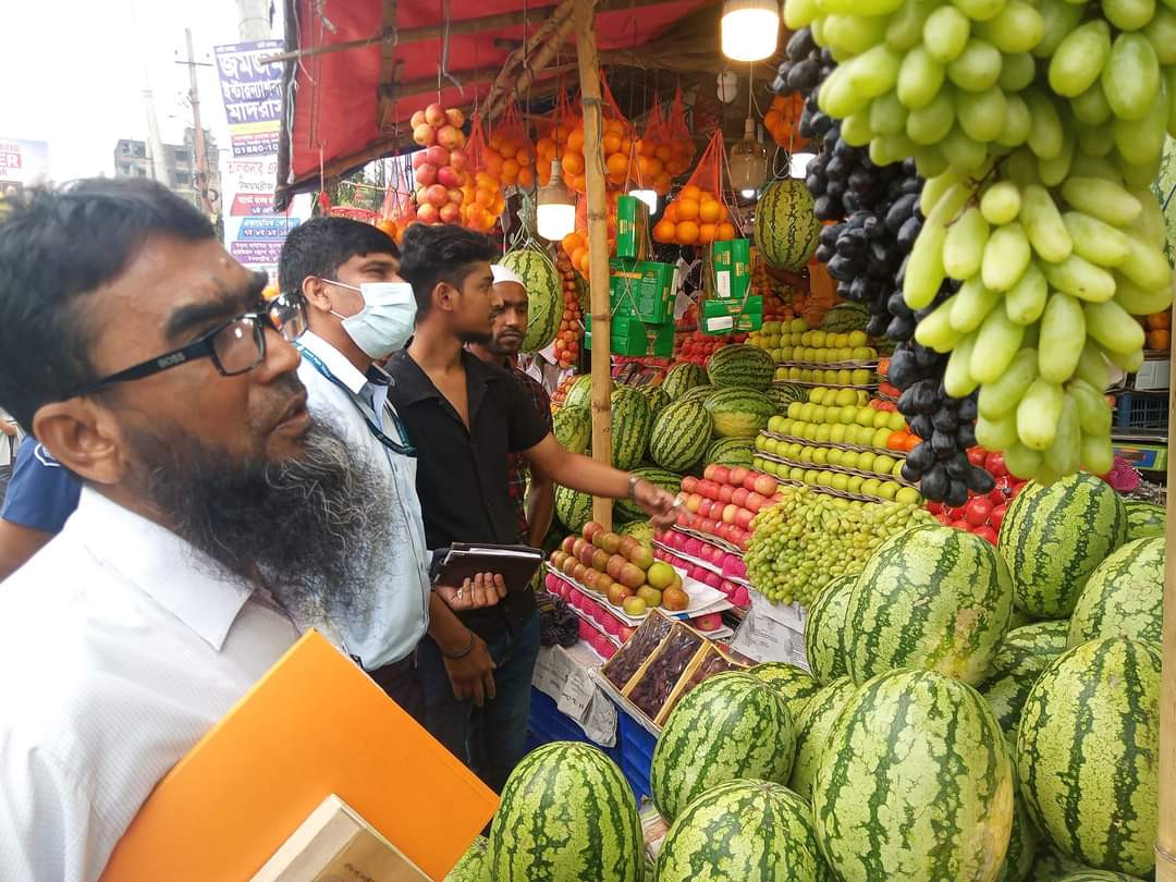 কুমিল্লায় ভোক্তা অধিকারের অভিযানে ৬০০ টাকার তরমুজ ৩০০ টাকায় বিক্রি